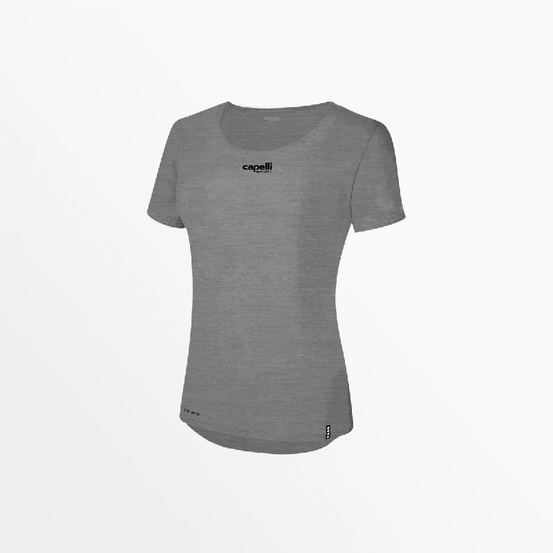 WOMEN'S LIFESTYLE  CS DRY SCOOP TEE WITH CENTER LOGO