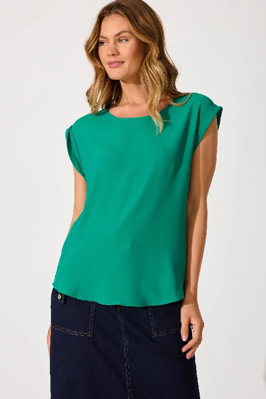 Rejina Top In Green