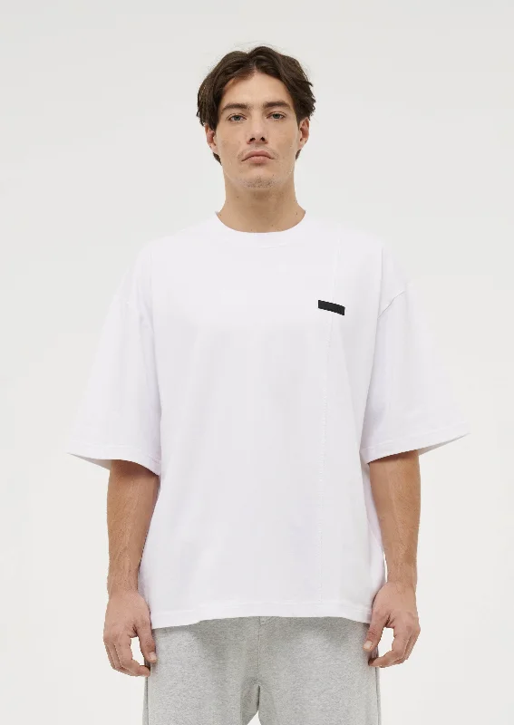 BOUNDARY LINE TEE IN OPTIC WHITE