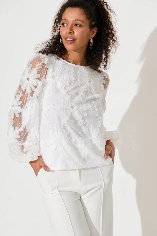 Zoelle Top In White Floral Organza