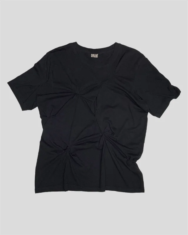 BLACK THISTLES TEE